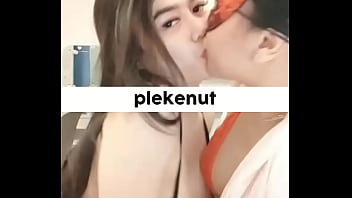 Bintang & Viona main lesbian coli memek